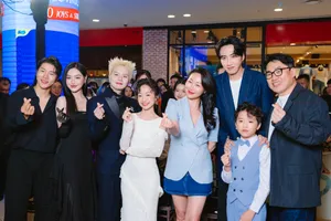 Dàn sao Hàn đến Việt Nam ra mắt phim, fan chào đón nồng nhiệt