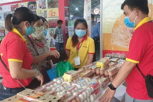 TPHCM hỗ trợ doanh nghiệp ký kết đơn hàng trực tuyến  ​