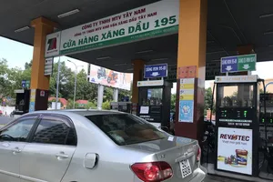 Không để đứt gãy nguồn cung xăng dầu  ​