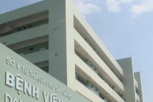 Kiểm điểm kíp trực “mở tiệc” trong phòng giao ban của bệnh viện