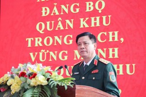 阮长胜上将出席并发表指导意见。