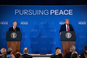 当地时间15日，美国总统特朗普在阿拉斯加与俄罗斯总统普京会谈后，出席新闻发布会。