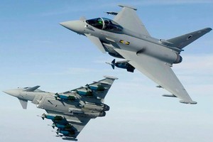 英国战机开始在波兰巡航（图：互联网）。