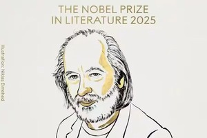 拉兹洛·克劳斯纳霍尔考伊。