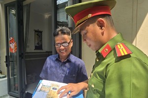 胡志明市公安将逐户派发驾照信息收集表。