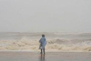 归仁海岸波濤洶湧。