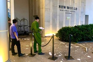 检察员与公安力量在现场进行调查。图：岘港市人民检察院