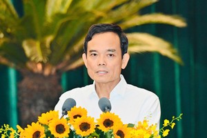 胡志明市市委书记陈留光致开幕词。图：越勇