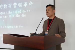 中国企业代表发表讲话。图：越通社