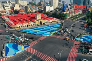 滨城市场翻新项目。