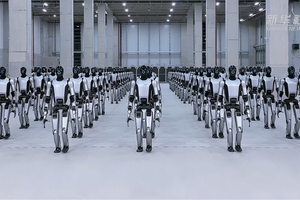 工业机器人学会一个简单动作，至少需要重复300次。图：黎寒池