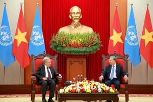 苏林总书记会见联合国秘书长安东尼奥·古特雷斯。图：VGP