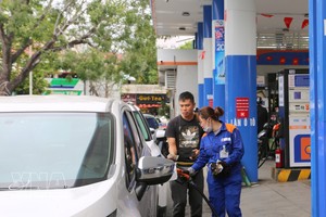 Petrolimex 与 PVOIL 确认油气供应充足，满足客户需求。图：越通社