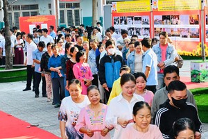 胡志明市选举委员会在全民盛大节日后向选民致谢。图：越勇