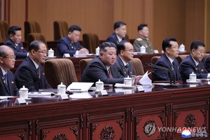 金正恩再次被推举为朝鲜国务委员长。
