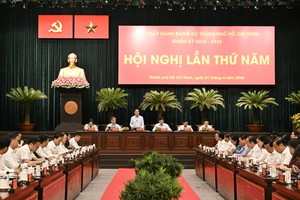 与会领导及代表。图：越勇