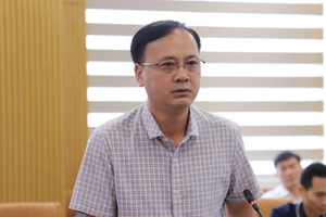 畜牧与兽医局副局长潘光明就防止病死猪肉流入市场的解决方案回答媒体提问。