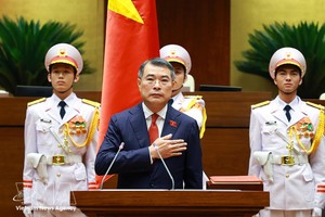 越南政府总理黎明兴宣誓就职。图：越通社