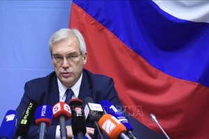 俄罗斯外交部副部长格鲁什科在比利时布鲁塞尔举行的新闻发布会上发表讲话。图：法新社/越通社。