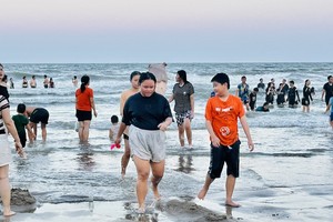 尽管假期较短，但头顿仍迎来大量游客。