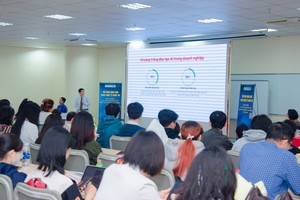 阮陈士副教授更新关于工作中AI 应用趋势的数据。