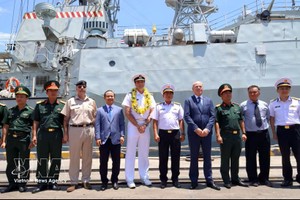 加拿大海军“夏洛特镇”号舰艇搭载257名军官和水手抵达仙沙港，开始于2026年5月15至18日对越南岘港市进行友好访问。图：越通社