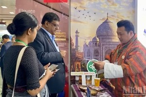 2026年第15届越南国际旅游展吸引了诸多从事出境旅游领域的企业参展。图：nhandan.vn