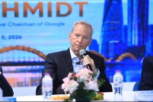谷歌公司前董事长兼首席执行官、美国国家人工智能安全委员会前主席埃里克·施密特 图：NIC/Vietnam+