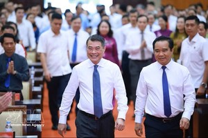 越南政府总理黎明兴主持了与胡志明市市委常务委员会的工作会议。图：越通社