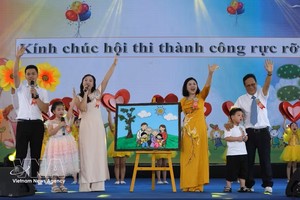 各参赛家庭在北宁省2026年家庭日活动参加“才艺家庭”比赛。图：越通社