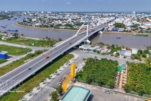 陈黄那桥横跨芹苴河。图：越通社