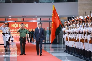 党中央政治局委员、政府总理黎明兴出席前来出席2026年上半年公安工作小结会议。图：越通社