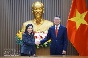越南政府总理黎明兴会见美国驻越大使詹妮弗·维克斯。图：越通社
