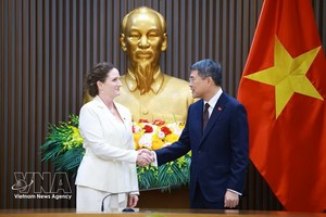 越南政府总理黎明兴会见新西兰驻越大使。图：越通社