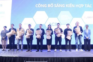 “越南—东盟价值链合作倡议”参与成员合影。图：越通社