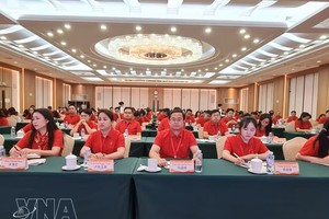 越南青年沿着胡志明主席在中国的革命足迹重温历史。图：越通社
