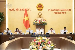 国会主席陈青敏与各位国会副主席。图：越通社