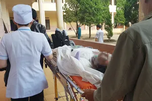 Chồng nguy kịch vì bị vợ tạt nước sôi vào người