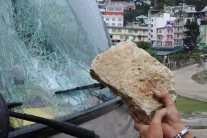 Bắt 2 đối tượng đập kính ô tô, trộm đồ của du khách ở Đà Lạt