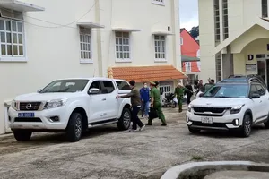 Bắt 2 nhân viên CDC tỉnh Lâm Đồng