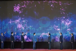 Các đại biểu bấm nút công bố quy hoạch chung đồ án đô thị mới Cam Lâm, tỉnh Khánh Hòa