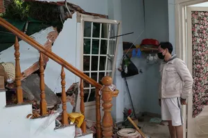 Đà Lạt: Sạt lở gây sập nhà