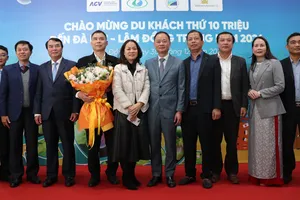 Lâm Đồng đón du khách thứ 10 triệu