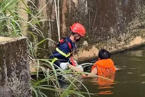 Tìm thân nhân người phụ nữ tử vong tại hồ Mê Linh (Đà Lạt)