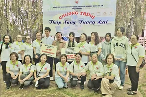 Gần 1 tỷ đồng học bổng tiếp sức 4 tân sinh viên Làng SOS Đà Lạt