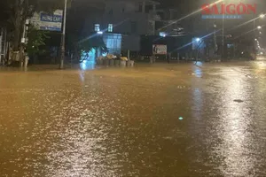 Lâm Đồng: Mưa lớn gây ngập, chia cắt Quốc lộ 20