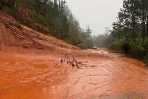 Quốc lộ 27C qua Lâm Đồng xuất hiện nhiều điểm sạt lở mới