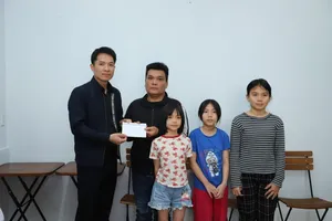 Bạn đọc Báo SGGP tiếp sức hai bé gái chữa bệnh