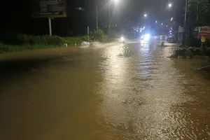 Lâm Đồng: Mưa lớn lại gây ngập quốc lộ 20