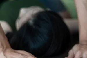 Nam điều dưỡng 25 tuổi hiếp dâm bệnh nhân 57 tuổi đang hôn mê